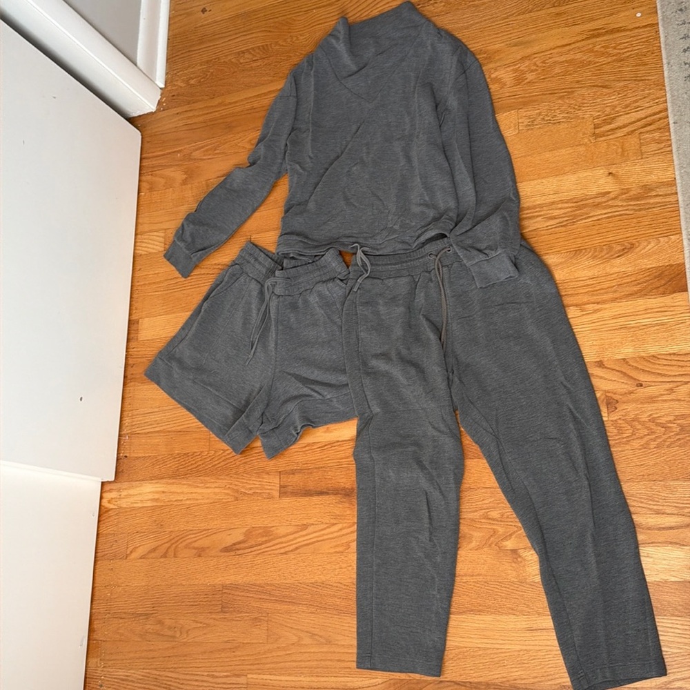 Matching dark gray Varley set